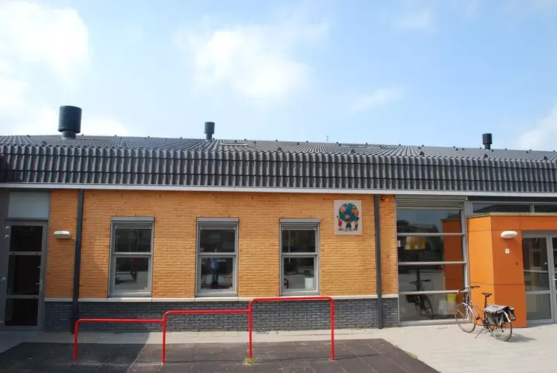 low-pitched roofs